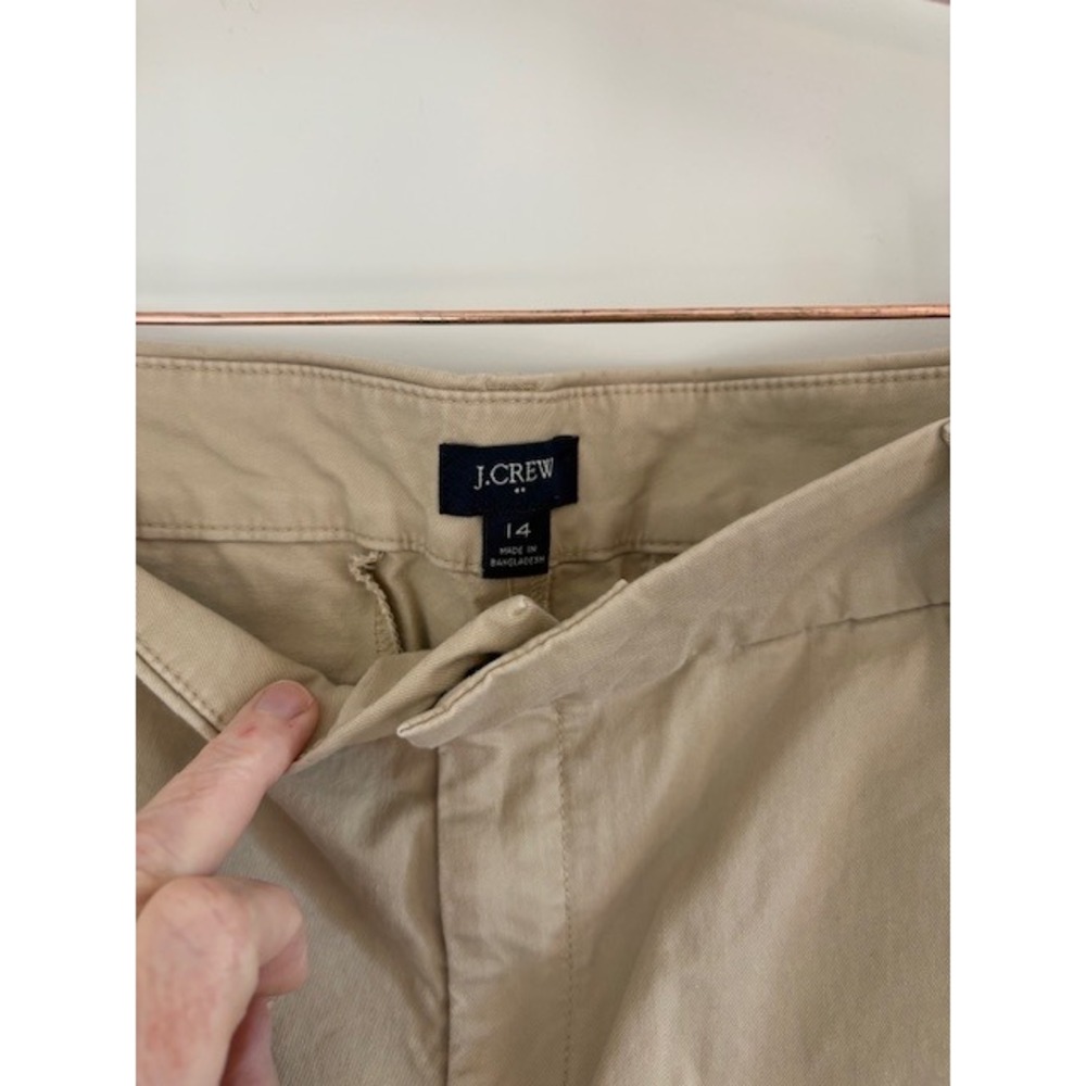 J.Crew Womens Khaki Tan Chino Bermuda Shorts Size 14 Mid Rise Cotton Twill 9 In - Picture 2 of 3